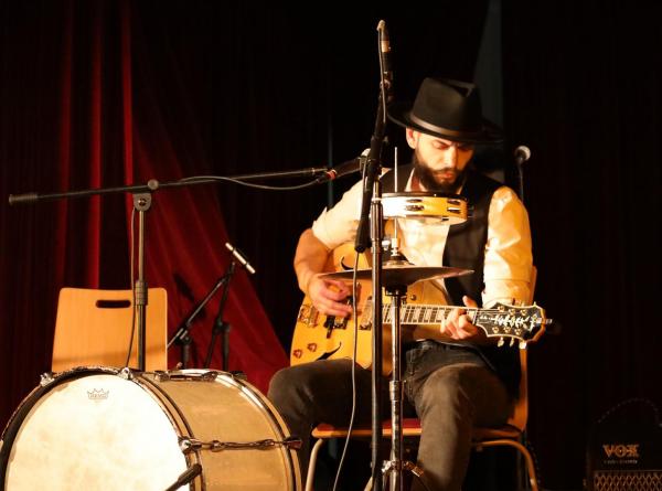 e27d13a8e39fb59462e099d9371b0d83