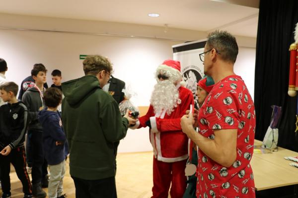 2f18a8626fe42fdb55bcba94bf9919b7