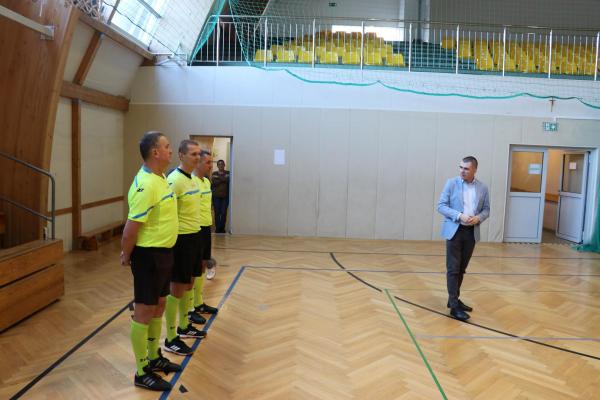 9835960ae1a6d9aa9cca9c85a0bd76d8