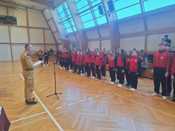 e279b229117b4221ee4662b5a83da6ab