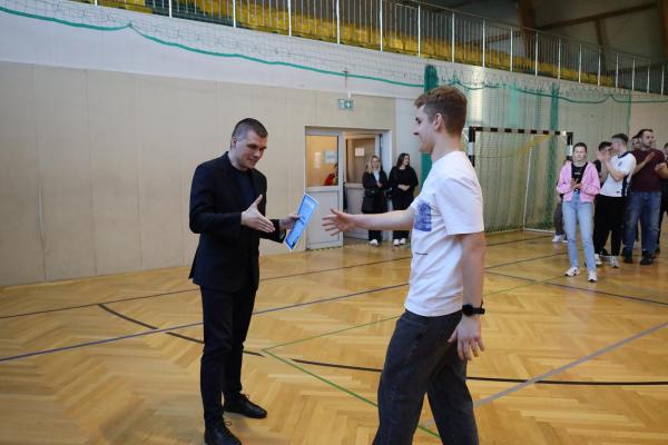 cc4a336ee1ec671c962eb6b82b1ff0fb