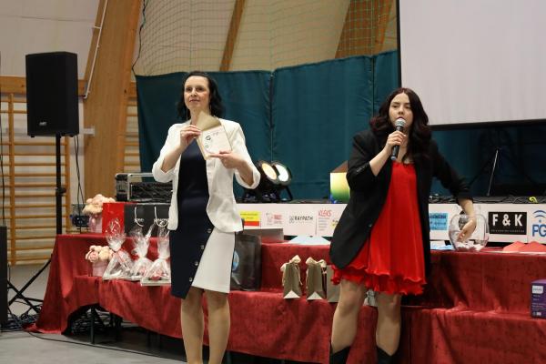 b453f9052de7653c6acc60ebbaf7938d