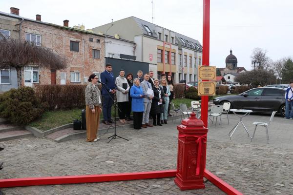 5661cead1233831f8a501c5b75115067