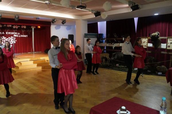 03ba41dce2a50f41fad3e0a616d1f0c3