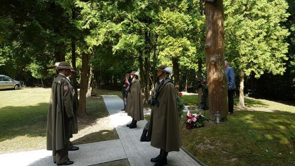 acd7a9027f3a4bd24fe8d1ac5cf40a8d