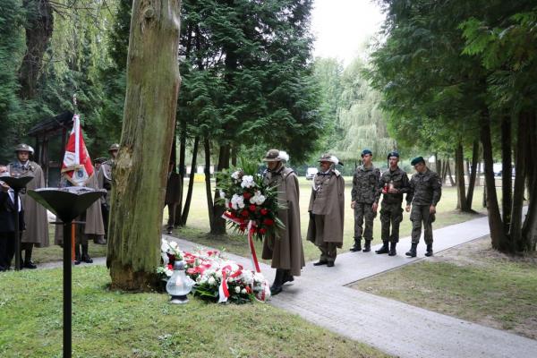 fa2f74cd597bce8960a2dc21d8c8f3b4