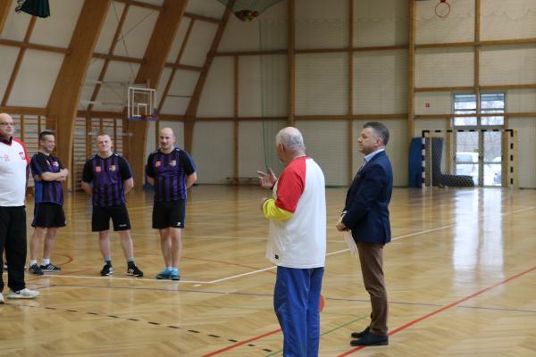 8e64c9d9118cab2b55f8614e4741ad03